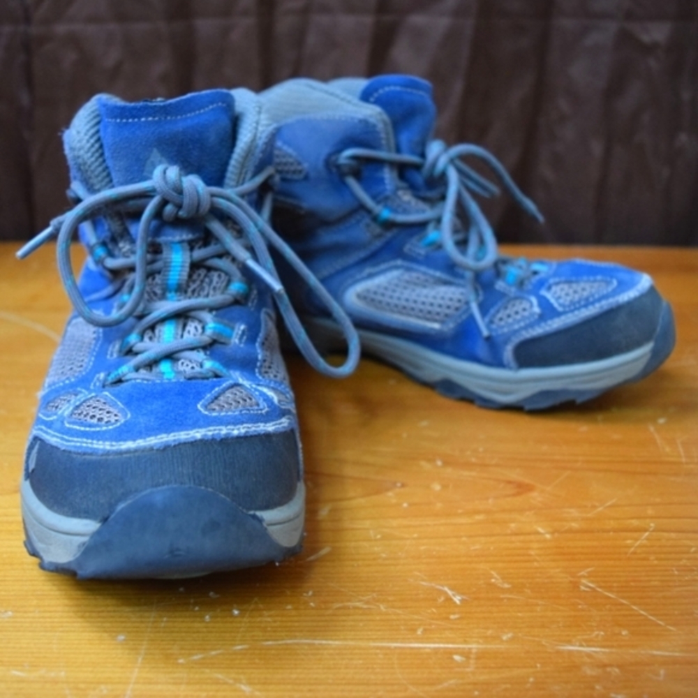 VASQUE BLUE HIKING BOOTS⭐